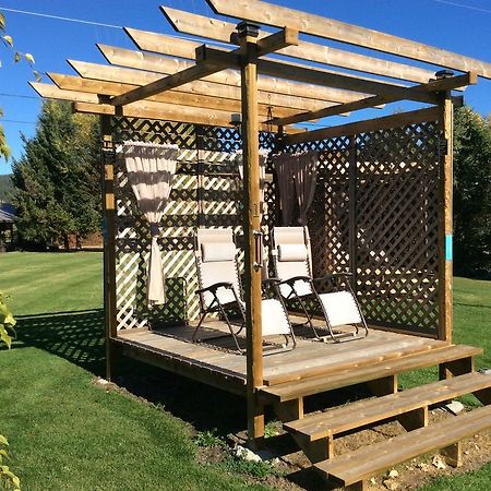 Robert'S Roost Rv Park Resort クイネル エクステリア 写真