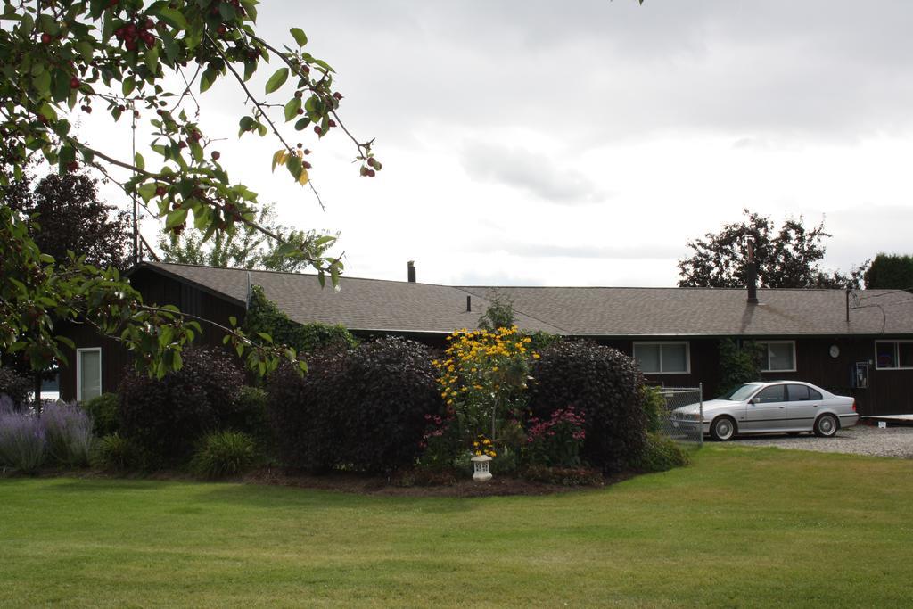 Robert'S Roost Rv Park Resort クイネル エクステリア 写真