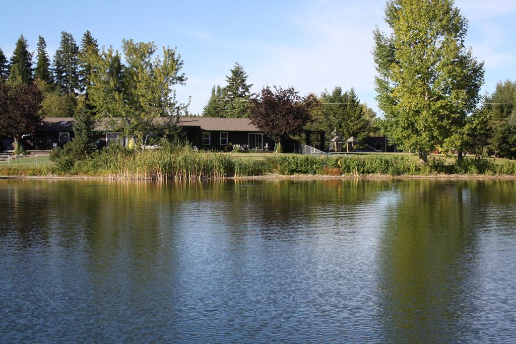 Robert'S Roost Rv Park Resort クイネル エクステリア 写真
