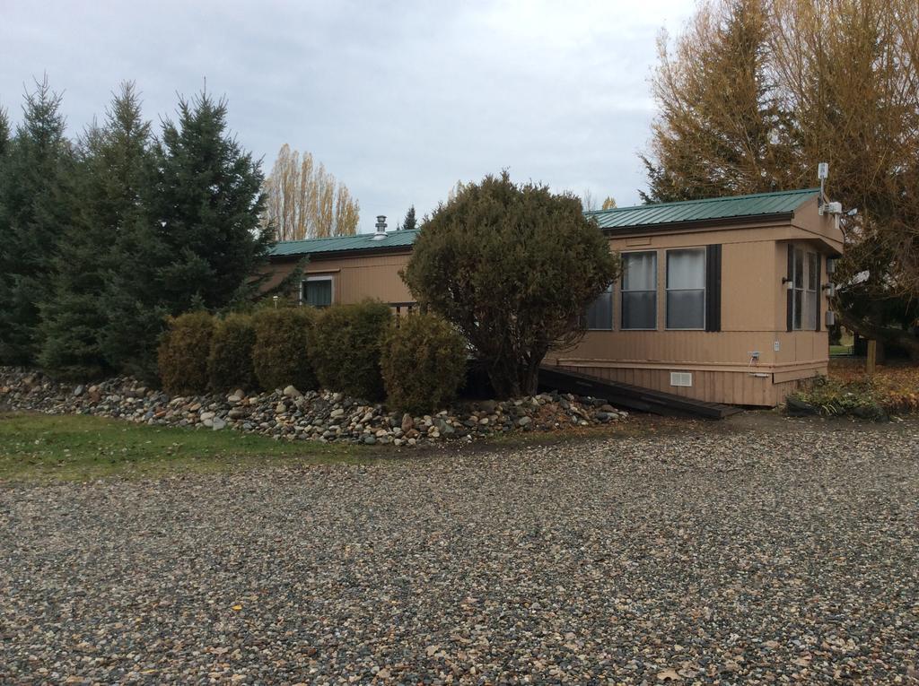 Robert'S Roost Rv Park Resort クイネル エクステリア 写真