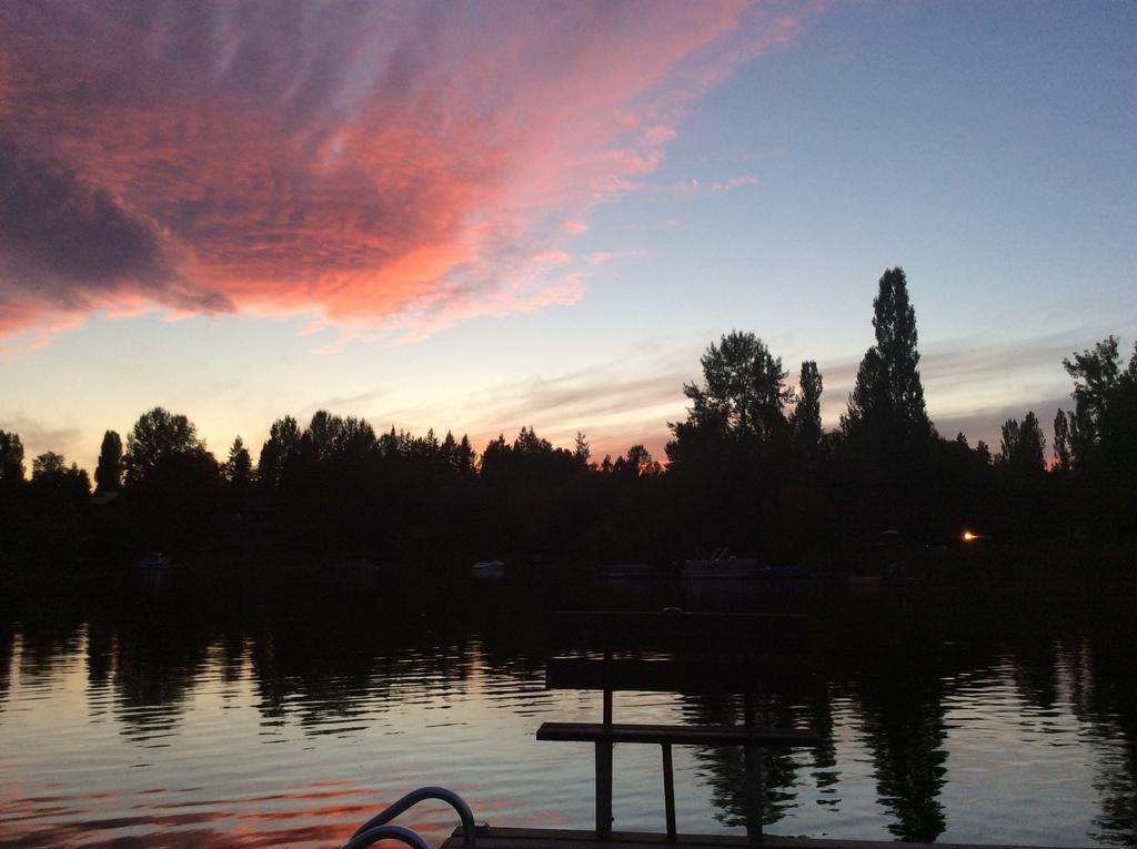Robert'S Roost Rv Park Resort クイネル エクステリア 写真