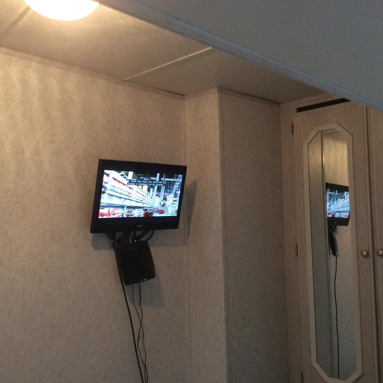 Robert'S Roost Rv Park Resort クイネル エクステリア 写真