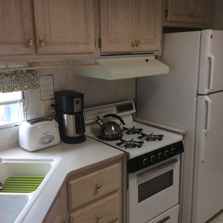 Robert'S Roost Rv Park Resort クイネル エクステリア 写真