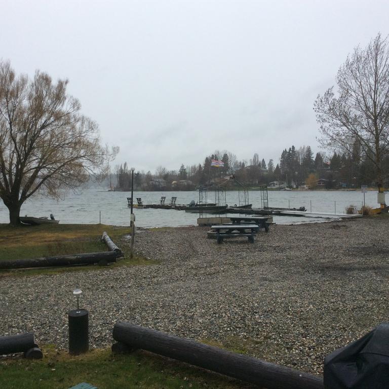 Robert'S Roost Rv Park Resort クイネル エクステリア 写真