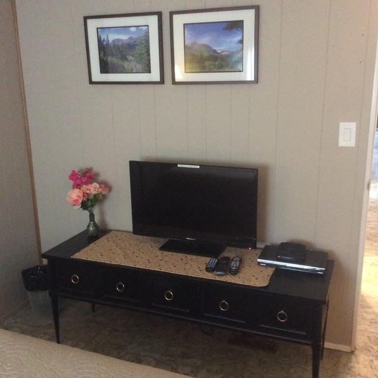 Robert'S Roost Rv Park Resort クイネル エクステリア 写真